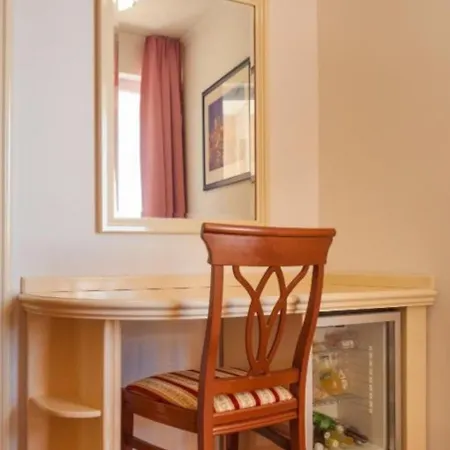 And Beachfront Luxury Guest house Brela