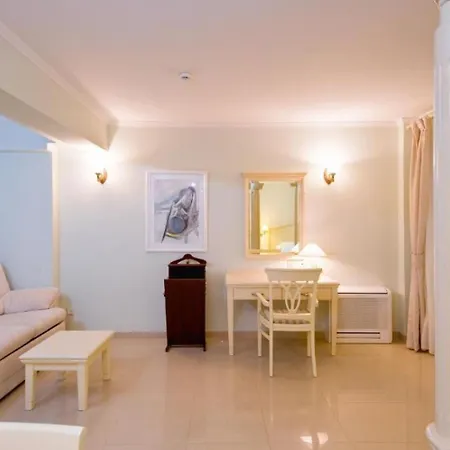 Guest house And Beachfront Luxury *