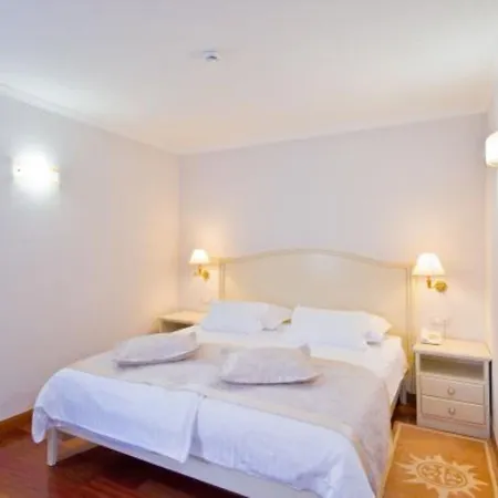 And Beachfront Luxury Guest house Brela