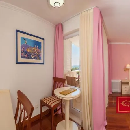 And Beachfront Luxury Brela