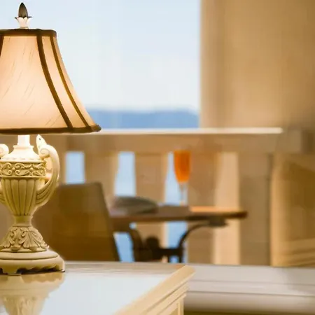 Guest house And Beachfront Luxury *