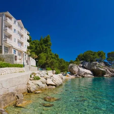 And Beachfront Luxury * Brela