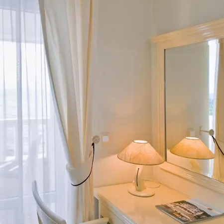 Guest house And Beachfront Luxury *
