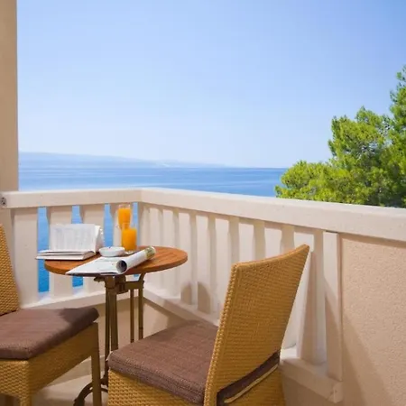And Beachfront Luxury Guest house Brela