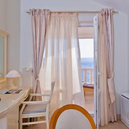 And Beachfront Luxury Brela