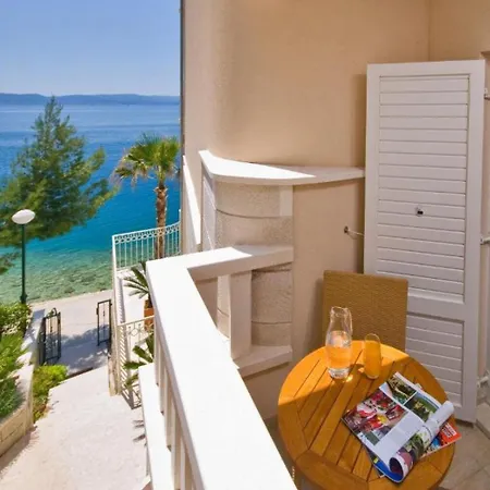 And Beachfront Luxury Guest house *