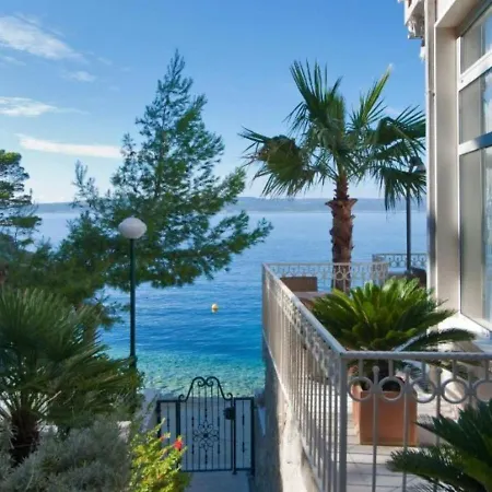 And Beachfront Luxury * Brela